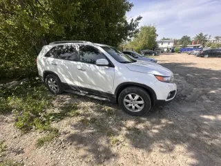 KIA SORENTO 2011. Автомобиль марки KIA модель SORENTO 2011 г.в., VIN-номер XWEKU811DC0000367. Местонахождение транспорта - г. Самара, ознакомление возможно по предварительной договоренности. Для ознакомления с имуществом, описанием, составом и характеристиками продаваемого имущества, а также иной…