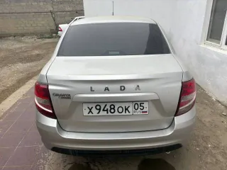 Lada Granta 2023 года, серая, 25379 км. Мощность двигателя 106 л.с. (1.6 л), бензин, экологический класс 2. VIN: XTA219070R0991551, госномер Х948ОК05. Автомобиль на ходу, значительных проблем нет. Менялся усилитель бампера, ремонт коробки (вылетели сателлиты), замена передней ходовой. На заднем…
