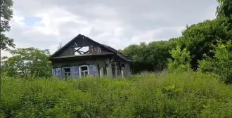 Земельный участок площадью 1200 кв.м. Кадастровый номер 27:06:0020738:53. Вид права: собственность. Разрешенное использование: для ведения личного подсобного хозяйства. Расположение: Хабаровский край, Вяземский район, город Вяземский, улица Партизанская, земельный участок 25.