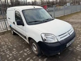 Citroen Berlingo 2010 года, 109 лс, пробег 114664 км. VIN: VF7GANFUCAX512776. Грузовой фургон, категория B. Двигатель: бензиновый, модель NFU10FX7UPSA 3447064, объем 1587 см³, экологический класс 4. Мощность 109 л.с (80 кВт). Кузов белый. Максимальная масса 2110 кг, масса без нагрузки 1191 кг.