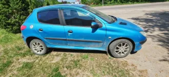 Peugeot 206, год изготовления: 2000. Легковой автомобиль, марка: Peugeot, модель: 206, год изготовления: 2000, цвет: синий, VIN: VF32AKFXP40765515, ПТС: 50РМ983908, г/н: Н359АР790, мощность двигателя, л. с. (кВт): 75 (55). Обращаю внимание, что автомобиль имеет внешние признаки износа. На кузове…