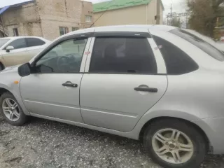 Автомобиль марки ЛАДА 219010 «LADA Granta» с государственным регистрационным знаком Е256АТ08, VIN ХТА219010Е0297628, 2014 г.в., цвет — серебристый. От внешнего воздействия поведена левая стойка, следы коррозии по кузову автомобиля. Вид транспорта: легковой седан. Назначение: pryamie.