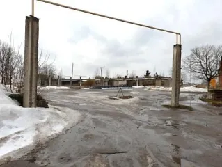 Земельный участок, кадастровый номер 47:14:1302001:23, площадь 27108 кв.м., категория земель: земли сельскохозяйственного назначения, адрес: Ленинградская обл., Ломоносовский р-н, МО «Русско-Высоцкое сельское поселение», уч.25