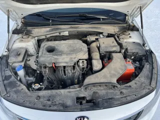 KIA Optima 2019 года выпуска, VIN 5XXGT4L38LG418702. В залоге у ПАО "Совкомбанк".