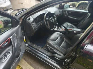 Volvo S60 2007 года, седан. VIN: YV1RS595772638942. Цвет черный. Двигатель B5254T, объем 2.5 л, мощность 209 л.с. Имеются ПТС и СТС. Автомобиль неисправен.