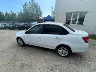 Lada Granta 2024 года, 90 лс, пробег 55094 км. Седан, цвет белый, госномер P669KO186, VIN XTA219070R1026951, ЭПТС 1643 01085512817, СТС 99 62 856358.