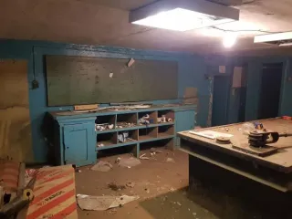 Нежилое помещение расположено по адресу: Санкт-Петербург, пр-кт Стачек, д. 79, литера А, пом. 3-Н, площадь 56.5 кв.м, назначение: нежилое, наименование: мастерская, этаж: подвал, кадастровый номер 78:15:0008221:3962. Право собственности города Санкт-Петербурга подтверждается записью в Едином…