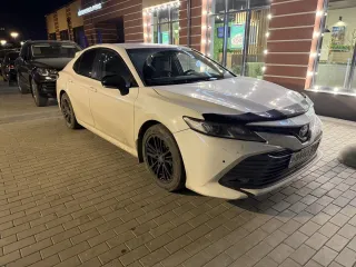 Тойота Камри 2018 года выпуска. VIN: XW7BF4HK40S105870. Автомобиль в аварийном состоянии, двигатель нуждается в ремонте. Ознакомиться можно, предварительно согласовав по телефону +7-919-408-26-07.