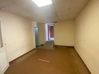 Помещение 72.4 м², Удмуртская Республика, г. Сарапул, ул. Фурманова, д. 12а, с кадастровым номером 18:30:000522:548, площадь 72.4, назначение нежилое помещение. Кадастровая стоимость 1461612.65.