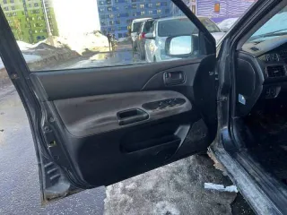 Mitsubishi Lancer 1.6, 2004, 98 л.с., 495000 км, VIN JMBSNCS3A4U013268, госномер М260РМ73. Автомобиль не заводится, находится в неудовлетворительном техническом состоянии: имеются неисправности двигателя, ходовой части и рулевого управления, а также коррозионные повреждения кузова и днища.