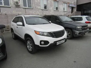 Kia Sorento, 2011 года, 175 лс, 100000 км. Автомобиль легковой, марка: Kia, модель: Sorento, VIN: KNAKU811CC5217016, гос. рег. номер: Р935АО774. Объект может быть приобретен с использованием заемных средств ПАО Сбербанк.