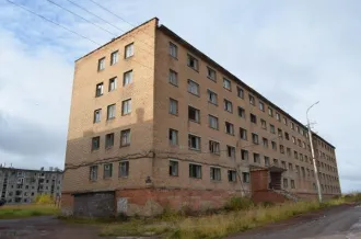 Продается земельный участок общей площадью 4 332 кв. м, с кадастровым номером 11:16:1201003:29, РНФИ П11110002030, с расположенным на нем зданием ОМВД отделение №3 общей площадью 4 927,2 кв.м, с кадастровым номером 11:16:1201003:1295, РНФИ П12110003338, расположенных по адресу: Республика Коми, г…