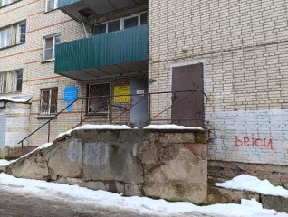 Нежилое помещение №9, расположенное на первом этаже, площадью 24 кв.м, кадастровый номер 40:13:031006:2296, адрес: Калужская обл., Малоярославецкий р-н, г. Малоярославец, ул. Гагарина, д. 10, пом. 9. Общая площадь: 24 кв.м. Назначение: нежилое. Кадастровый номер объекта недвижимости, в пределах…