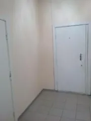 Помещение, кадастровый номер 43:40:000392:403, адрес: Кировская область, город Киров, улица Карла Маркса, дом 147А, квартира 10, помещение номер 2 на поэтажном плане, площадь 12,9 квадратных метров.