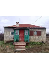 Дом 61,4 кв.м и участок 3000 кв.м в Саратовской области, с. Криуша, ул Пролетарская, д 14. Жилое здание, площадь: 61,4 кв.м., кадастровый номер: 64:31:280116:57, и земельный участок, площадь: 3000 кв.м., категория земель: Земли населенных пунктов, разрешенное использование: для ведения личного…