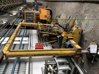 Путерихтовочная машина GEISMAR RV100, 1 шт. Оборудование подъемно-рихтовочного устройства (для подъемки путей) Geismar, путерихтовочная машина GEISMAR RV100 (1 шт.). Реализуемое оборудование находится в технически исправном состоянии и в целом пригодно для эксплуатации. При этом проверка…