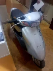 Honda Dio 35 ZX, 2004 Скутер Honda Dio 35 ZX, 2004 года выпуска, двигатель AF3ЧЕ-343937, шасси (рама) AFAF5-1597415. Имущество продается в том виде, в каком оно есть, в случае продажи возврату/обмену не подлежит. За скрытые дефекты имущества Продавец ответственности не несет. Марка, модель: HONDA…