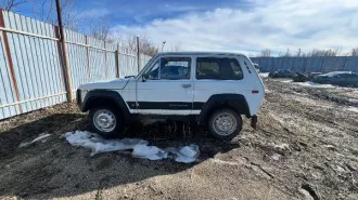 ВАЗ 2121 1993 года, без госномера, VIN XTA212100R1028856. Автомобиль имеет следы эксплуатации такие как потертости лакокрасочного покрытия на кузове автомобиля, имеются загрязнения подкапотного пространства и салона автомобиля. Возможны срытые дефекты. Претендентам перед подачей заявки проверку…