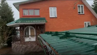Земельный участок и жилое строение, 98,1 и 1200 кв.м, Чеховский район, Московская область. Земельный участок с жилым строением. Жилое строение без права регистрации проживания, кадастровый номер 50:31:0000000:48106 Московская область, Чеховский район, сельское поселение Баранцевское, СНТ…