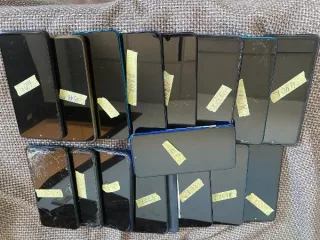 Xiaomi Redmi 9, Redmi, Redmi Note 8, Redmi Note 12 Pro, Redmi Note 11S, Redmi Note 9, Redmi 12C, Redmi 8A, телефон Redmi в корпусе синего цвета, Xiaomi Redmi 9C. Рабочее состояние не проверялось, зарядные устройства отсутствуют, документы отсутствуют.