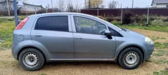 Fiat Punto 2007 года, 77 л.с., пробег 175 000 км, АКПП. Приехала своим ходом. Не работает кондиционер, задние двери открываются только изнутри, ошибка по подушкам, очаги коррозии по кузову. Более подробное техническое состояние выясняйте самостоятельно в ходе осмотра.