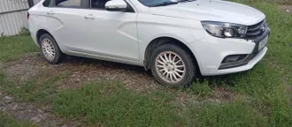 Lada Vesta, 2018 года, 106,1 лс, 105000 км, автомобиль модель LADA VESTA GFL110; год выпуска: 2018, идентификационный номер (VIN) XTAGFL110JY164900; категория: В; модель, № двигателя 21129 3820934, шасси (рама) отсутствует; кузов (кабина, прицеп (VIN) XTAGFL110JY164900, ПТС 63ОУ340005. Пробег 105…