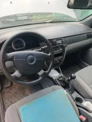 Шевроле Лачетти 2009 года, 95 лс, пробег 300244 км. Цвет серебристый, VIN: XUUNF197J90017266, госномер K236XX190. Двигатель бензиновый F14D3, номер 7235991, мощность 95 л.с. ПТС 50ОО983606. Разрешенная максимальная масса 1660 кг, масса без нагрузки 1300 кг.