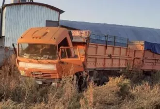 Автомобиль марки КАМАЗ-45143-112-15, VIN X1F45143V90000358, 2009 года выпуска. Прицеп марки СЗАП-8551-02, VIN X1W85510F90004071, 2009 года выпуска.