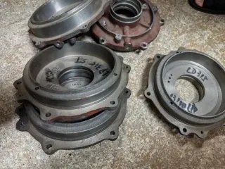 Запчасти Годные остатки: Запчасти (согласно приложению). Проверка исправности имущества не проводилась. Товаросопроводительные документы не передавались. Погрузка и транспортировка имущества с места хранения осуществляется покупателем силами и за его счет. Имущество продается в том виде…