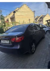 Hyundai Elantra 2008, 122 лс, 346057 км, АКПП. Автомобиль легковой, марка: HYUNDAI, модель: ELANTRA, VIN: KMHDU41BP8U492404, год изготовления: 2008.