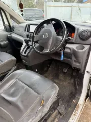 Nissan NV200 Vanette 2012 года, белый цвет. Двигатель HR16, мощность 109 л.с. (81.75 кВт), объем 1597 см³. Кузов № VM20025773, экологический класс 4. Максимальная масса 1925 кг, масса без нагрузки 1250 кг. Произведен в Японии.