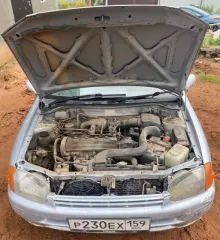 Toyota Starlet 1997 года, 88 л.с., пробег 385 655 км. Госномер P230ЕХ159, VIN: ЕР910233353, двигатель: 4Е 2152105, объем 1.3 л (1331 см³), цвет серебристый, МКПП. Состояние: требуется ремонт кузова (коррозия, лопнувшие передние стаканы, гнилые лонжероны крепления балки). Мотор и подвеска требуют…