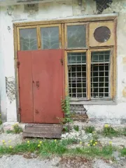 Нежилое помещение площадью 473,2 кв.м, расположенное в нежилом здании по адресу: Пермский край, г. Соликамск, ул. Коммунаров, д. 6. Год ввода в эксплуатацию: 1975. Общая площадь: 473.2 кв.м. Расположение в пределах объекта недвижимости: 1, 2 этажи, подвал. Кадастровый номер помещения…