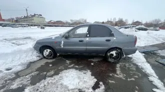 Chevrolet Lanos 2007 г/в, г/н Х244ОВ56, серый цвет, VIN XTAY6DTF69Y070113177. Автомобиль имеет следы эксплуатации такие как потертости лакокрасочного покрытия на кузове автомобиля, имеются загрязнения подкапотного пространства и салона автомобиля. Возможны скрытые дефекты. Претендентам перед…