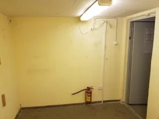 Нежилое помещение 8.7 кв.м в Санкт-Петербурге по адресу: ул. Литовская, д. 8, литера А, пом. 69-Н. Назначение: нежилое, этаж: мезонин - надстройка, кадастровый номер 78:36:0005115:1702. Право собственности подтверждается записью в ЕГРН от 15.03.2024 № 78:36:0005115:1702-78/011/2024-1.