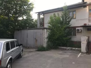 Земельный участок общей площадью 938 кв. м, кадастровый номер 34:34:010063:85 (РНФИ П11360008709) с расположенными на нем объектами недвижимого имущества, по адресу: Волгоградская область, г.Волгоград, ул. Салтыкова-Щедрина,10:      – Здание отделения ГИБДД, площадью 518,6  кв.м, кадастровый номер…