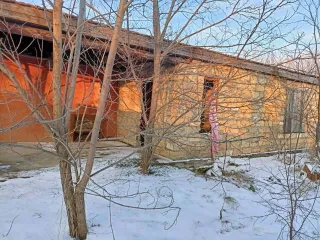 Дом 45,6 кв.м. и земельный участок 2300 кв.м., Ставропольский край, р-н Труновский, с Подлесное, ул Октябрьская, дом 103. Земельный участок, площадь 2300 кв.м., кадастровый (условный) номер: 26:05:010509:3, вид собственности: индивидуальная, и Здание, площадь 45.6 кв.м., назначение: Жилое…