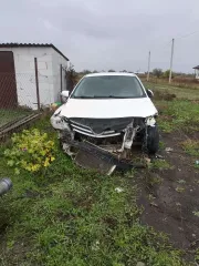 Автомобиль марки Toyota, модель Corolla 2011 года выпуска, VIN: JTNBV58E50J155267, цвет: белый (в залоге у ПАО Совкомбанк), автомобиль находится в общей собственности с супругом. НЕ ЗАВОДИТСЯ.