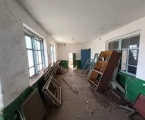 Здание кад № 26:09:020821:94 площадью 83.70 кв. м и земельный участок кад №26:09:020108:6 площадью 30044.00 кв. м по адресу: Ставропольский край, Туркменский район, село Камбулат, улица Комарова, дом 18.