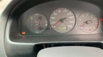 Mazda Familia 1998 года, 130 л.с., пробег 271 240 км, АКПП. Госномер Т450ЕМ49, модель, номер двигателя ZL 229445, номер кузова BJ5W-107756, объем двигателя 1498 куб.см., черный цвет, передний привод. Пробег более 250 тыс.км. Требуется ремонт кузова, имеются значительные повреждения в виде коррозии…