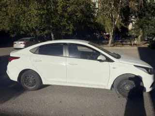 Hyundai Solaris 2017 года выпуска. Идентификационный номер (VIN) / номер кузова: Z94K241CBJR021357. Имущество находится в залоге у ПАО Совкомбанк. Ознакомление с имуществом, его характеристиками и документами возможно по согласованию с организатором торгов по телефону 8 (933) 933-22-37.