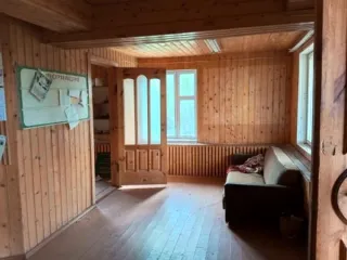 Дом-кордон 116 кв.м и земельный участок 1300 кв.м, Удмуртская Республика. Дом-кордон (общая площадь: 116 кв. м.., назначение: нежилое, количество этажей: 2 этажа, в том числе подземных 0), земельный участок (общая площадь: 1300 +/- 13 кв. м., категория земель: земли населенных пунктов: разрешенное…