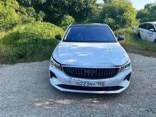 Geely Emgrand 2023 года, 122 л.с., 178316 км, АКПП, VIN: LB3F31031PG026812, цвет кузова белый. Находится на хранении у должника: Россия, Краснодарский край, г. Геленджик, СНТ "Контур", ул. Пчелиная, д. 14. Все фото автомобиля сделаны летом 2026 г. Автомобиль в настоящее время технически исправен.