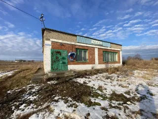 Магазин 95,2 кв.м, земельный участок 323 кв.м, Новосибирская область. Единый объект недвижимости – здание с земельным участком, расположенное по адресу: Новосибирская область, р-н. Искитимский, п. Михайловка, ул. Нижняя, д. 29, в том числе: 1.1. Магазин, назначение: Нежилое, площадь: 95,2 м.кв…