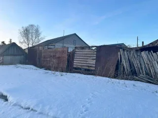 Земельный участок 821 кв.м и квартира 56.7 кв.м, Самарская область. Земельный участок, площадь 821 кв.м, адрес: Самарская область, Исаклинский район, село Ключи, ул. Школьная, кадастровый номер: 63:19:0206003:39. Квартира, площадь 56.7 кв.м, назначение: жилое, адрес: Самарская область, Исаклинский…