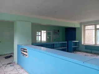 Нежилое здание школы 1812,5 кв.м. Общеобразовательная школа под демонтаж, 1978 года постройки. Общая площадь 1812,5 кв.м., кадастровый номер 16:29:100101:148. Расположена по адресу: Республика Татарстан, Муслюмовский район, с. Семяково, ул. Школьная, д. 32а. Год ввода в эксплуатацию: 1978…