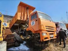 Движимое имущество (автомобили, специализированная техника), расположенное в Хабаровском крае, п. Галкино. Автомобиль КамАЗ-65222, VIN X1F652220D0000398, шасси XTC 652220 C1288561, 2013 г.в., гос. номер Т 538 ХК 163. Автомобиль КАМАЗ 65222-43, VIN XTC652224E1300015, 2014 г.в., гос. номер У 664 ЕА…