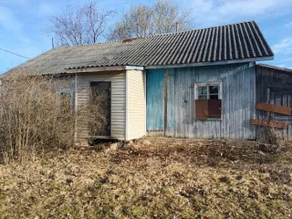 Нежилое здание 121,5 м² с участком 666 м², Ленинградская область. Одноэтажное здание с земельным участком. Продажа нежилого здания (медицинского пункта (библиотеки)), кадастровый номер 47:03:0614002:629, площадью 121,5 м2, расположенного на земельном участке, площадью 666 кв. м., кадастровый номер…
