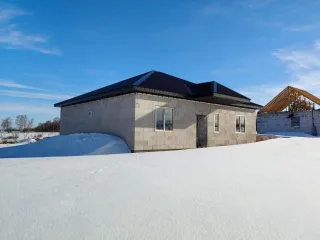 Земельный участок 600 м² с жилым домом 120,2 м², Алтайский край. Участок площадью 600 м², кадастровый номер 22:61:050601:6406, с одноэтажным жилым домом площадью 120,2 м², кадастровый номер 22:61:050601:13070, расположенные по адресу: Алтайский край, г.о. город Барнаул, пос. Центральный, ул…
