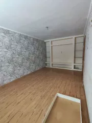 Однокомнатная квартира общей площадью 33,10 кв.м., назначение: жилое помещение, этаж 1, Кадастровый номер 25:30:020101:4283. Расположенная по адресу: Приморский край, г. Лесозаводск, ул. Макарова, д. 19, кв. 2. 
Описание:
Квартира однокомнатная, удобной планировки (зал совмещён с кухней) , общая…